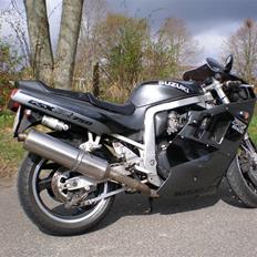 Suzuki GSXR 750