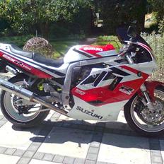 Suzuki GSX-R 750