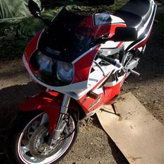 Suzuki GSX-R 750