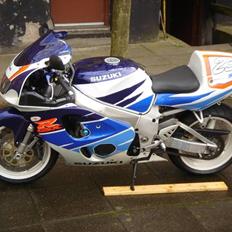 Suzuki gsx-r 750 srad