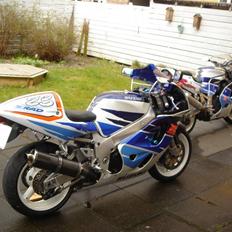 Suzuki gsx-r 750 srad