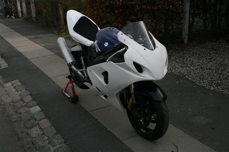 Suzuki GSXR 600 K5 baneged billede 3