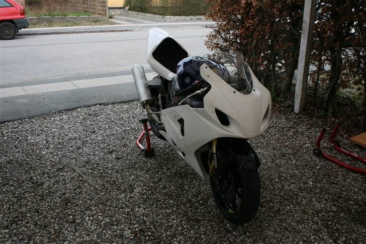 Suzuki GSXR 600 K5 baneged billede 5