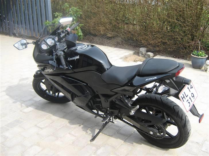 Kawasaki Ninja 250R SOLGT billede 3
