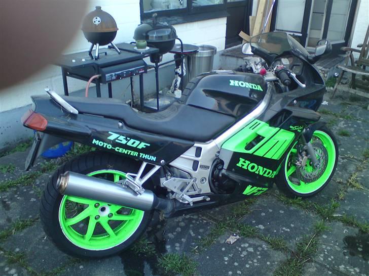 Honda VFR750F billede 3