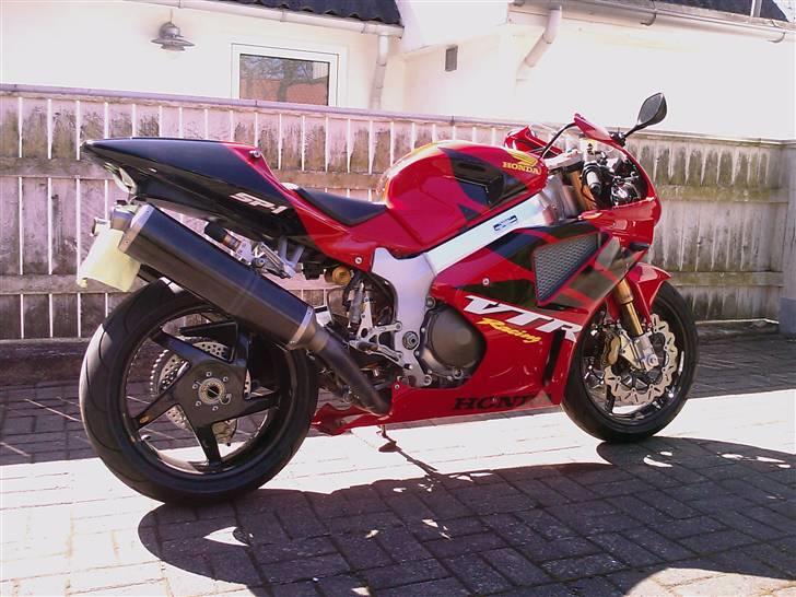 Honda VTR 1000 SP-1 billede 1