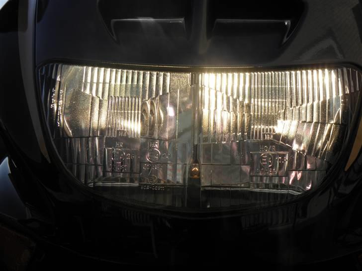 Honda cbr 1000 f (SOLGT) - lys i begge lygter.. god detalje billede 2