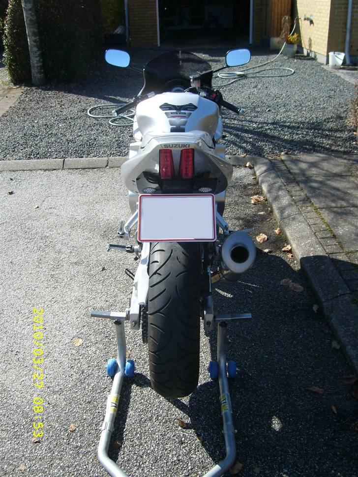 Suzuki Sv650s (TOTALSKADET) billede 11