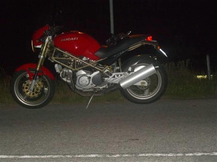 Ducati Monster 750 billede 3
