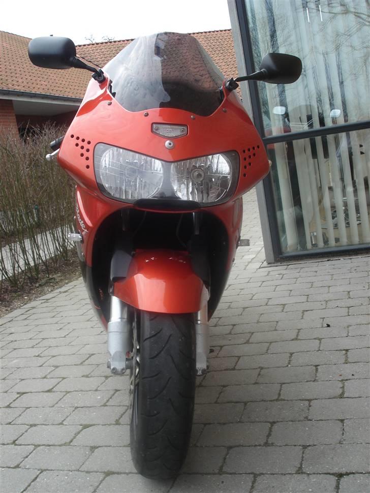 Honda CBR 900 RR fireblade billede 2