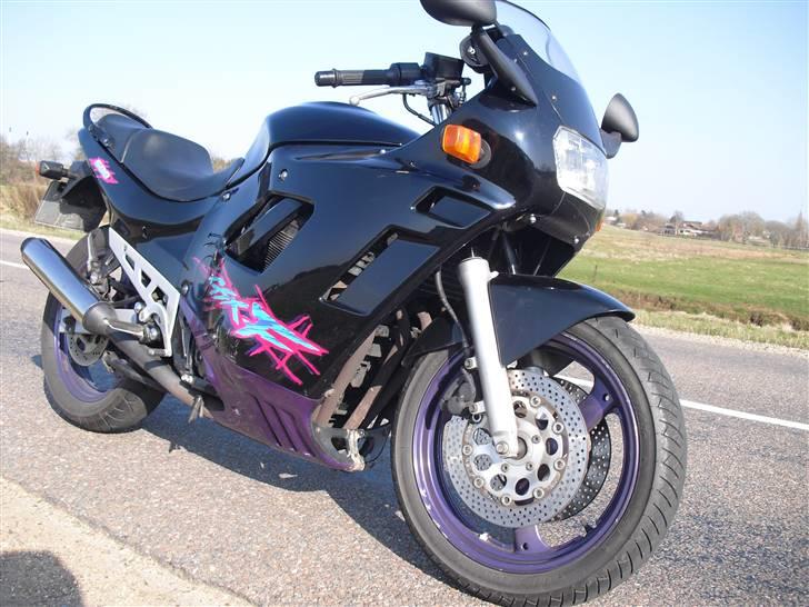 Suzuki gsx 600 f SOLGT billede 2
