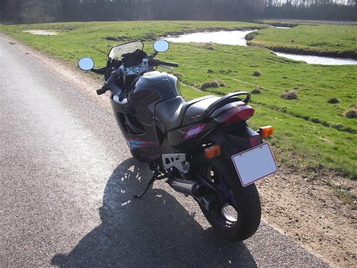 Suzuki gsx 600 f SOLGT billede 3