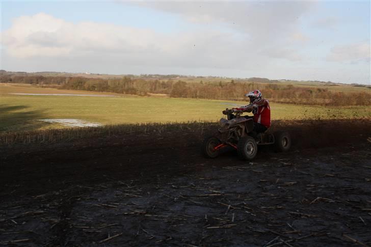 Polaris Predator - Troy Lee Edit. - Skulle lige prøve en kammerats Yamaha YFZ 450, DM klar, med opgraderinger for 80.000... den kører nu okay :-) billede 17