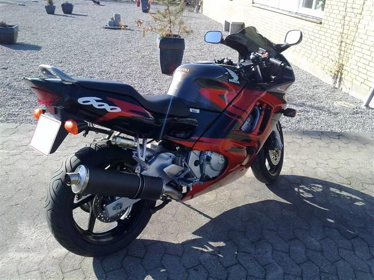 Honda cbr 600 f3 billede 2