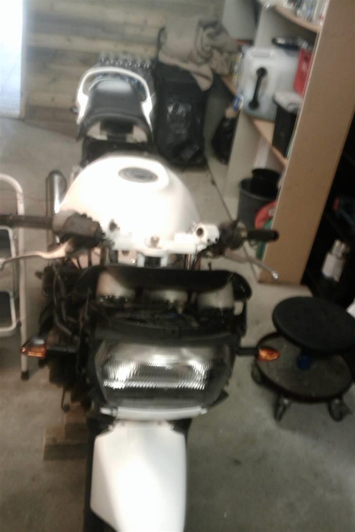 Suzuki GSX 400 F (død) - 12/04-10  billede 4