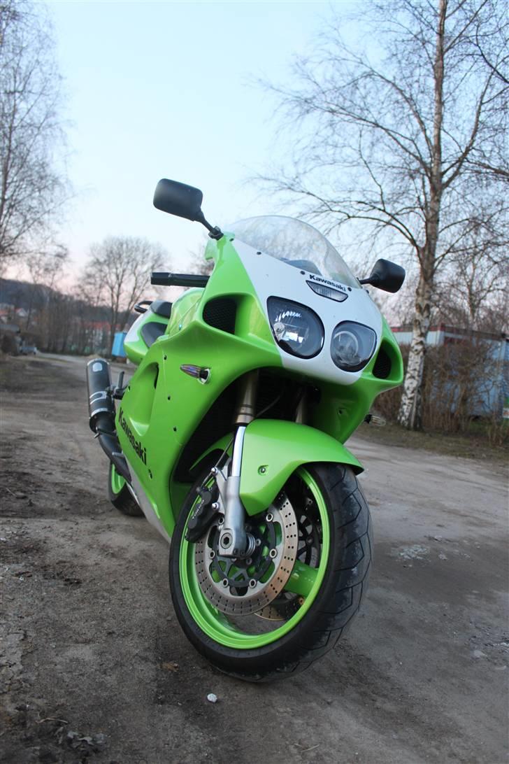 Kawasaki ZX7R billede 1