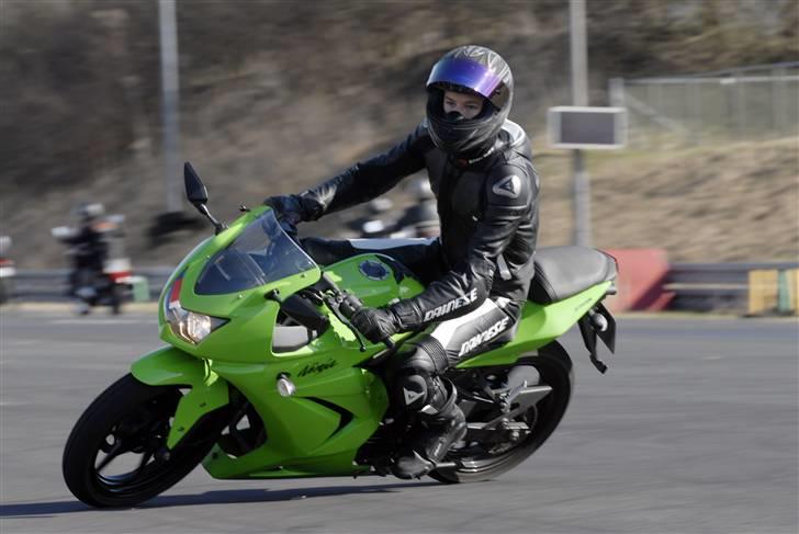 Kawasaki Ninja 250R - På grundteknik #3 billede 4