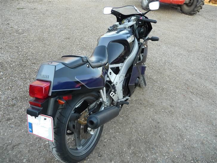 Yamaha FZR 400  billede 5