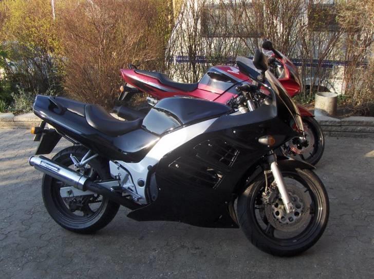 Suzuki RF 600 R billede 11