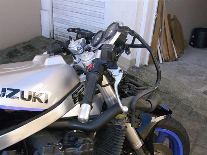 Suzuki GSX-R 1100 *SOLGT"* - Lettere adskilt efter hjemkomst, igang med en grov kost for at fjerne fastgroet skidt.. billede 8