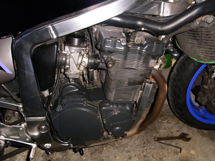 Suzuki GSX-R 1100 *SOLGT"* - Godt med snavs.. 4i1 står på ønske listen, har du en du vil af med?
En youshimura er indkøbt, skal blot monteres og tilpasses lidt billede 10