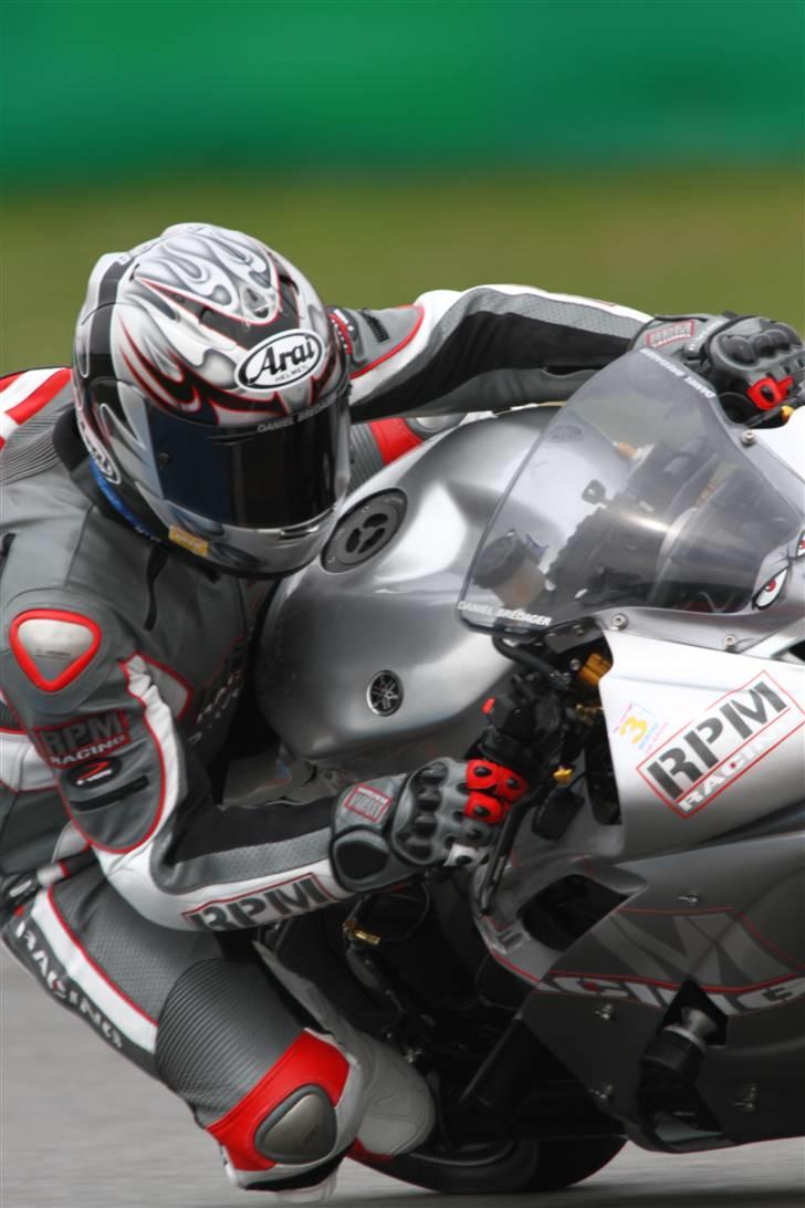 Yamaha R6 billede 10