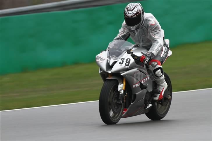 Yamaha R6 billede 11