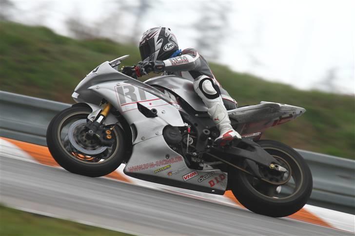 Yamaha R6 billede 12