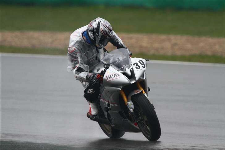 Yamaha R6 billede 13