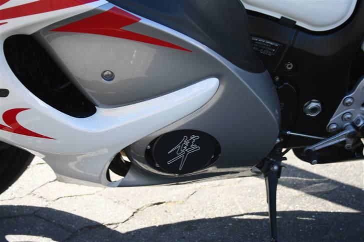 Suzuki GSX 1300 R Hayabusa - Generatorskjold med Hayabusa logo billede 7