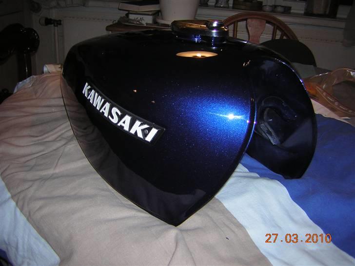 Kawasaki Z 650 B-2 - Sådan dér.. Nylakket. Uploader pic af hele biken når jeg har dem billede 9