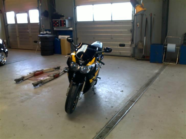 Honda cbr 900 rr (solgt) billede 1