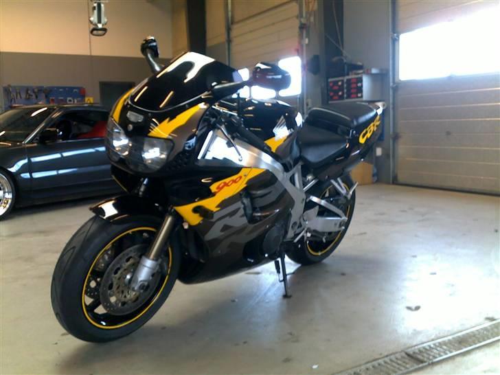 Honda cbr 900 rr (solgt) billede 2