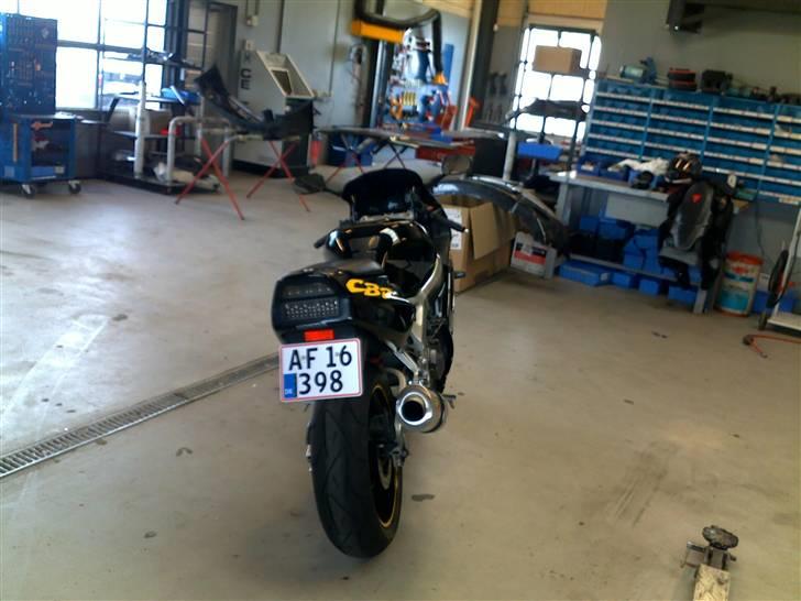 Honda cbr 900 rr (solgt) billede 6