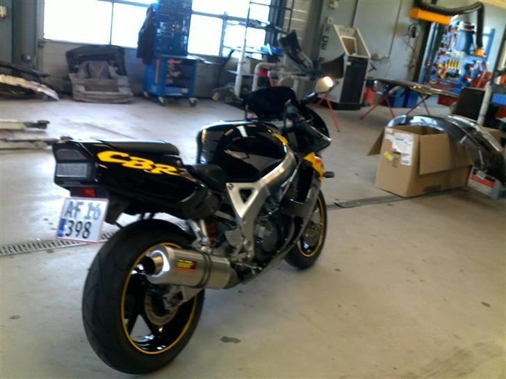 Honda cbr 900 rr (solgt) billede 7