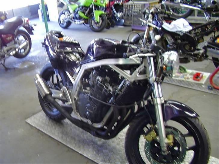 Suzuki gsx 750 r billede 1