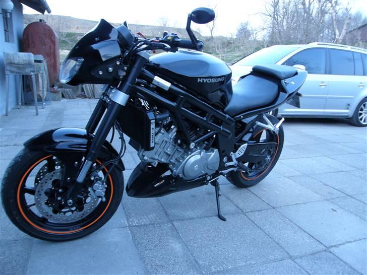 Hyosung GT650 billede 13