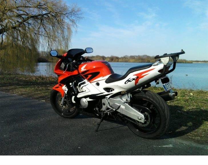 Honda CBR 600 F3 billede 1