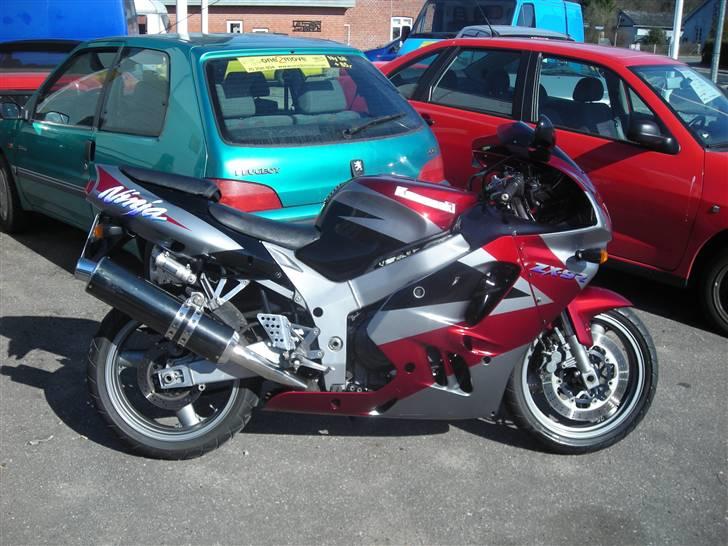 Kawasaki Zx9r billede 1