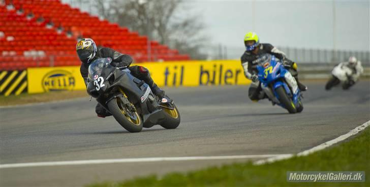 Suzuki gsxr 750 7/11 - gsxr 1000´´  på føerste bandedag i år padborg  billede 18