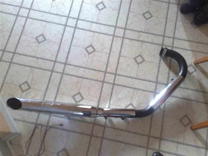 Suzuki Ls Savage - Så blev udstødningen pulverlakeret i sort strutur. billede 14