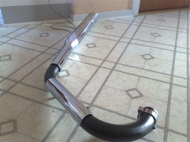 Suzuki Ls Savage - Så blev udstødningen pulverlakeret i sort strutur. billede 15