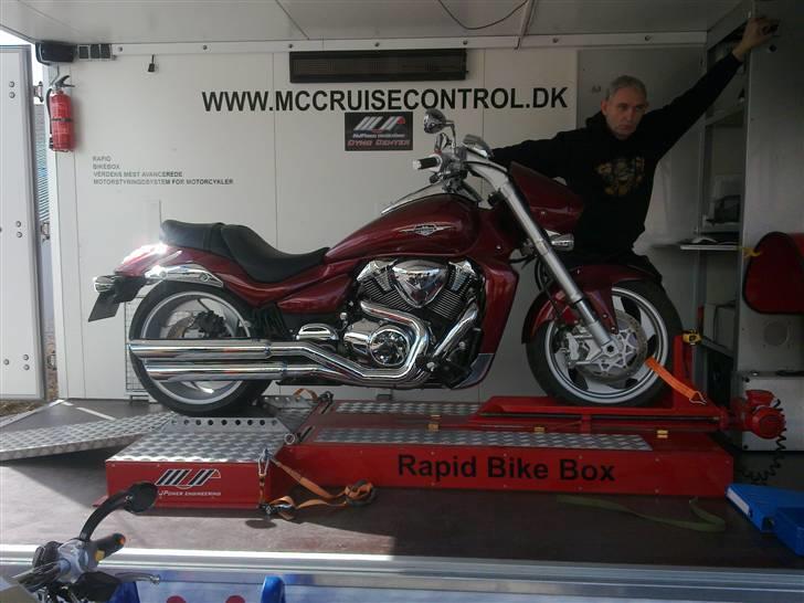 Suzuki vzr 1800 solgt - på rullefelt d.24/4-2010 til åbent hus hos expedit billede 17