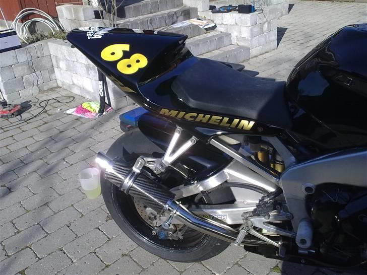 Yamaha R1 "Baneracer" billede 3