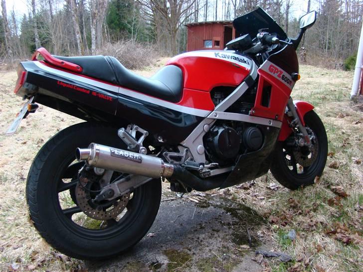 Kawasaki GPz600R/GPZ 600 R/ZX600A Solgt :-( - Cykel aka 2010, bagfra billede 17