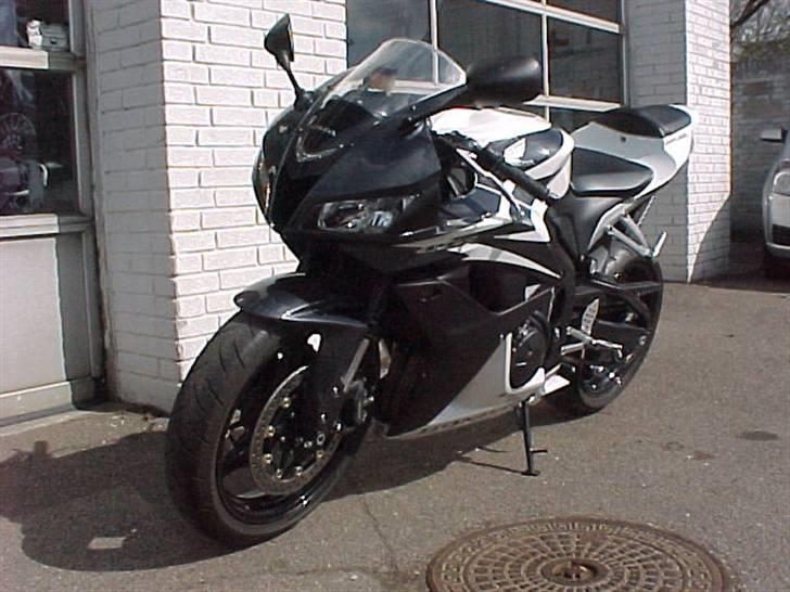 Honda CBR 600 RR - Uden afgift. Solgt! billede 3