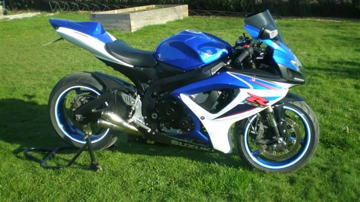 Suzuki GSXR 600ccm K7 Solgt. - d 27/4-2010 billede 1