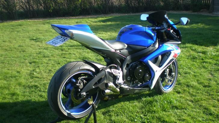Suzuki GSXR 600ccm K7 Solgt. - d 27/4-2010 billede 2