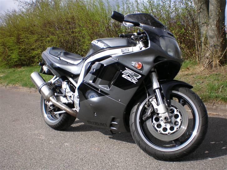 Suzuki GSXR 750 - Nyvasket! billede 1