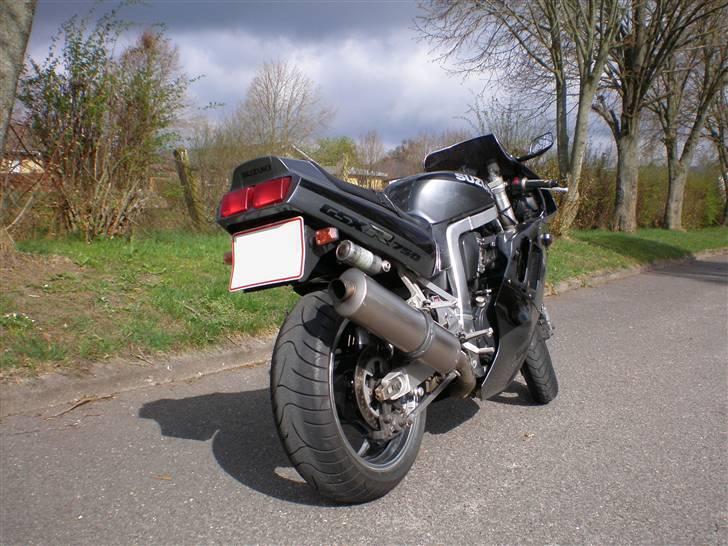 Suzuki GSXR 750 billede 3